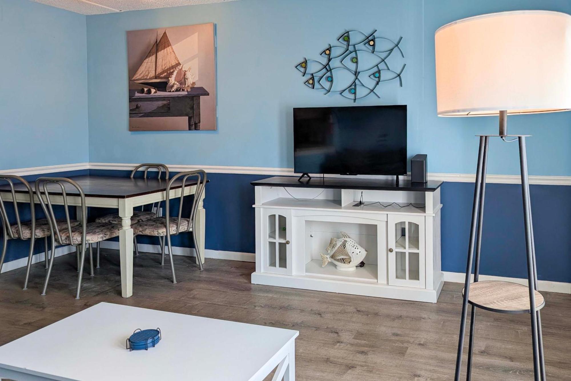 Coastal Condo With Pool, 1 Block To Wildwood Beach! Exterior photo