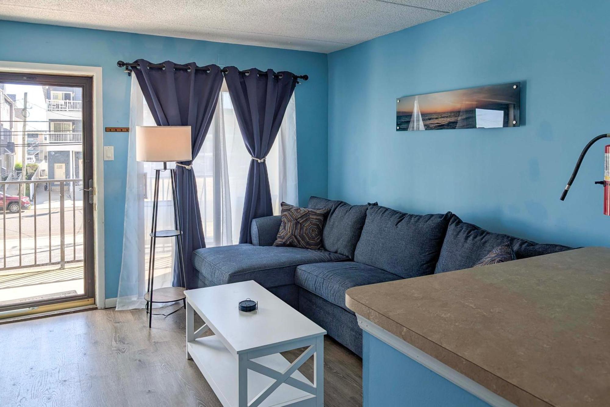 Coastal Condo With Pool, 1 Block To Wildwood Beach! Exterior photo
